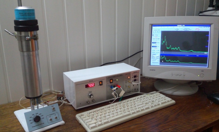 Універсальний сцинтиляційний спектрометричний стенд